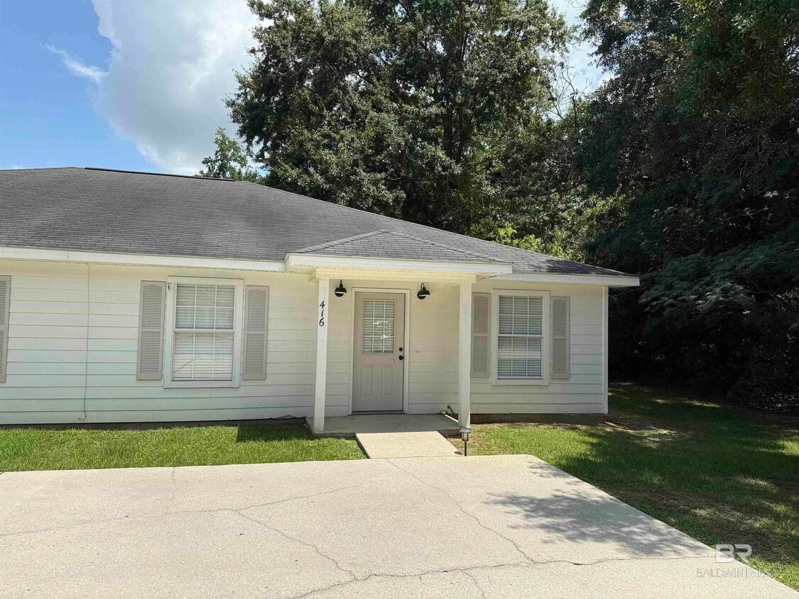 Primary Photo - 416 W Pedigo Ave