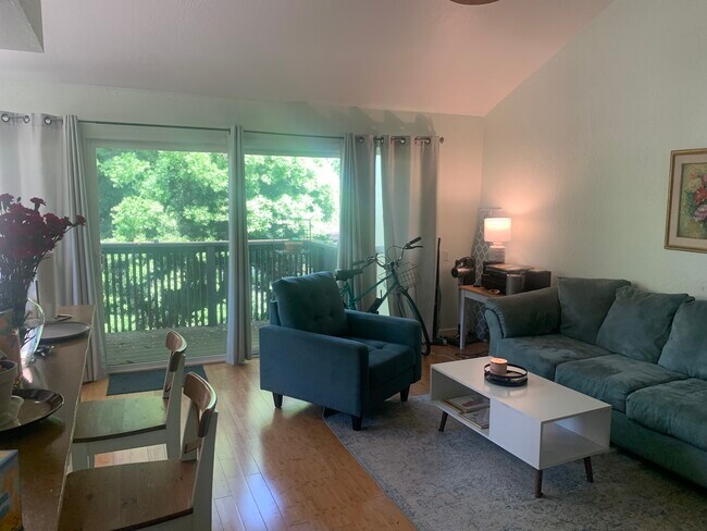 Foto del edificio - 555 Vallombrosa Ave