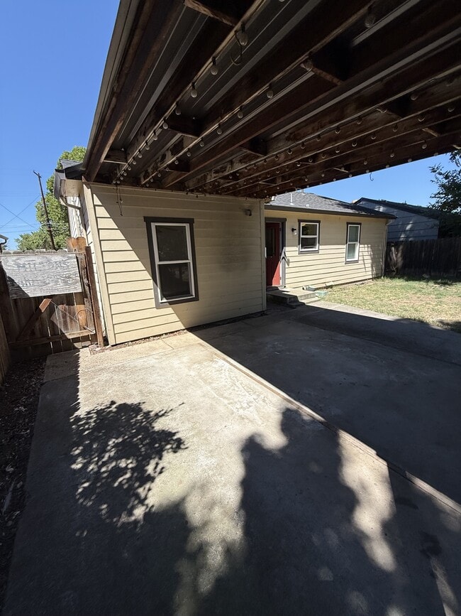 Building Photo - 1023 Murray Ave