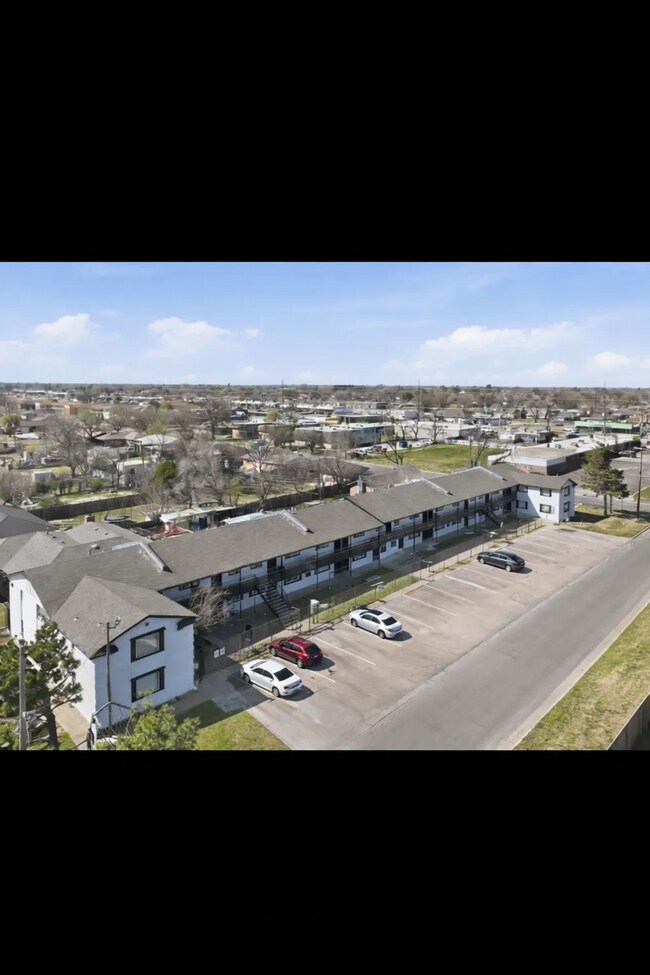 Building Photo - 6111 S Klein Ave