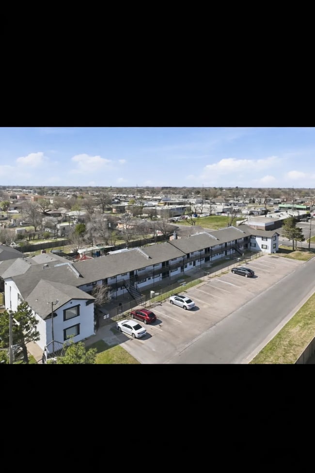 Building Photo - 6111 S Klein Ave