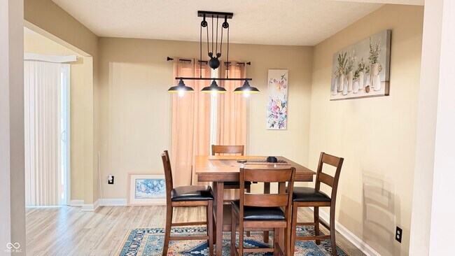 Foto del edificio - 6010 Lakeside Manor Ave