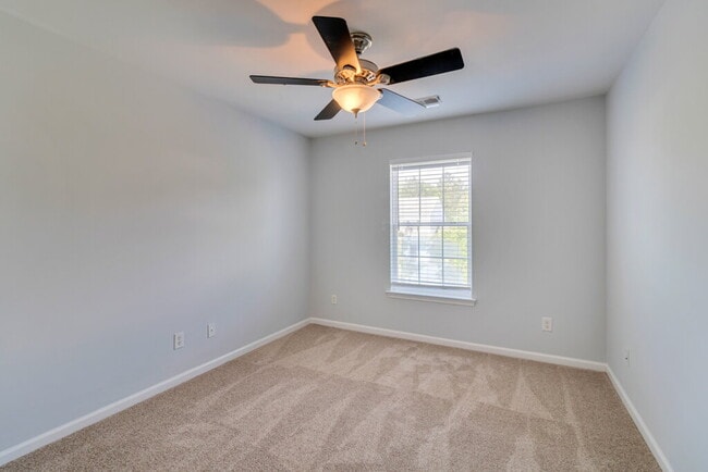 Foto del edificio - Beautiful Home in Gated Community at The Farm at Morgan Lakes