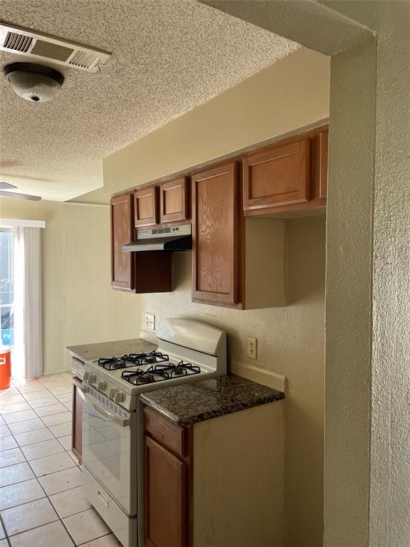 Foto del edificio - 4704 Lambs Ln