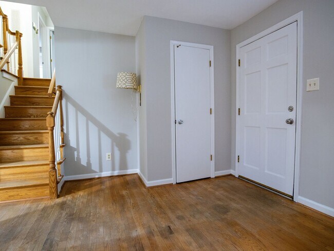 Foto del edificio - 4-Bedroom Home in Midlothian