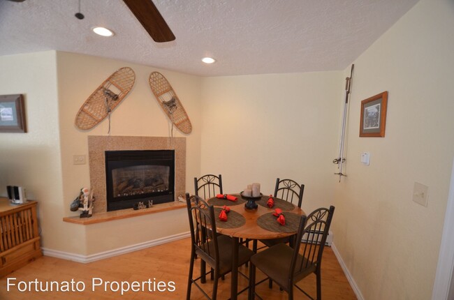 Building Photo - 1 br, 1 bath House - 9 Yacht Club Condos 4...