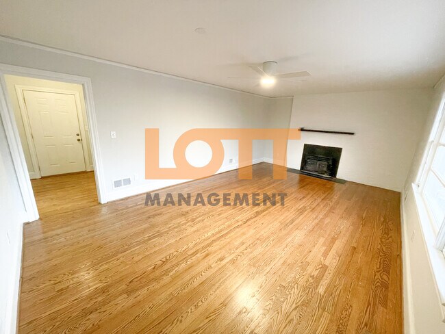 Foto del edificio - 906 E Lee Rd