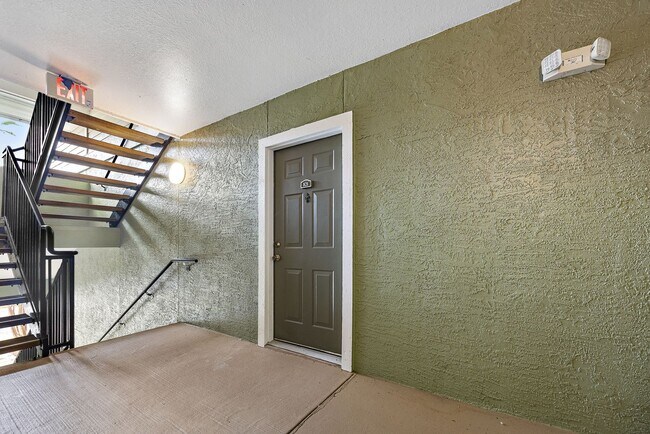 Building Photo - Nice 2 bed, 2 bath condo for rent in Villa...