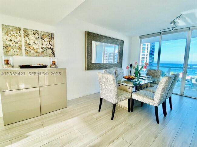 Foto del edificio - 5900 Collins Ave