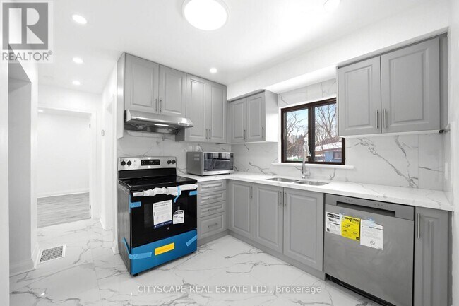 Building Photo - 759 Midland Ave