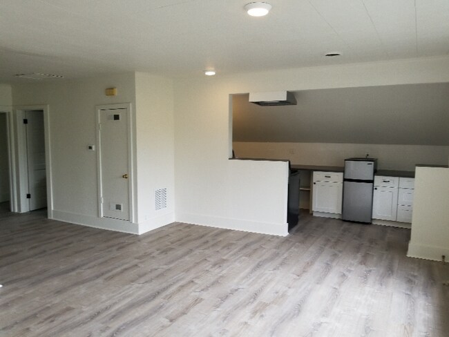 Building Photo - 5816 17th Ave NW