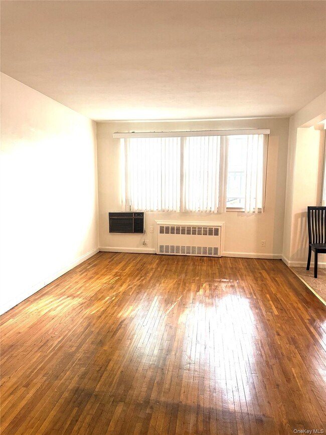 Foto del edificio - 1030 E 57th St