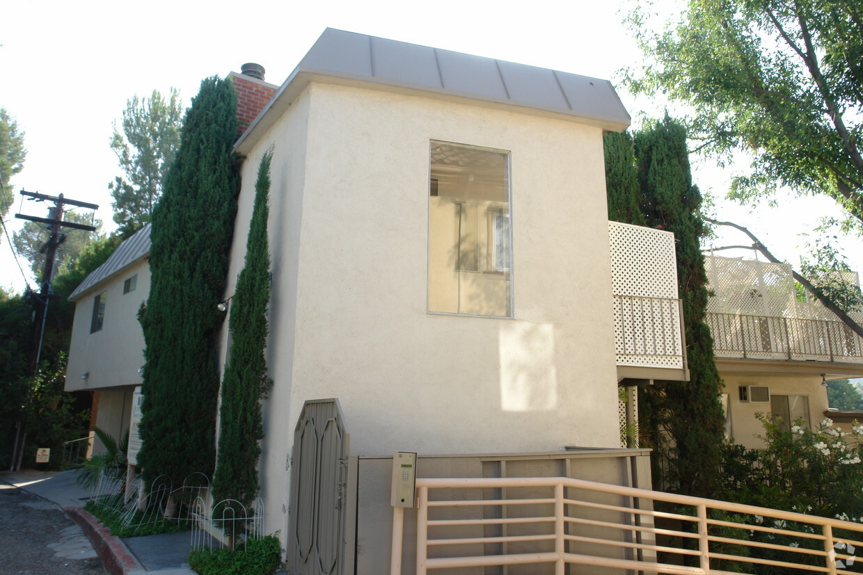 Building Photo - Laurelwood Apartments