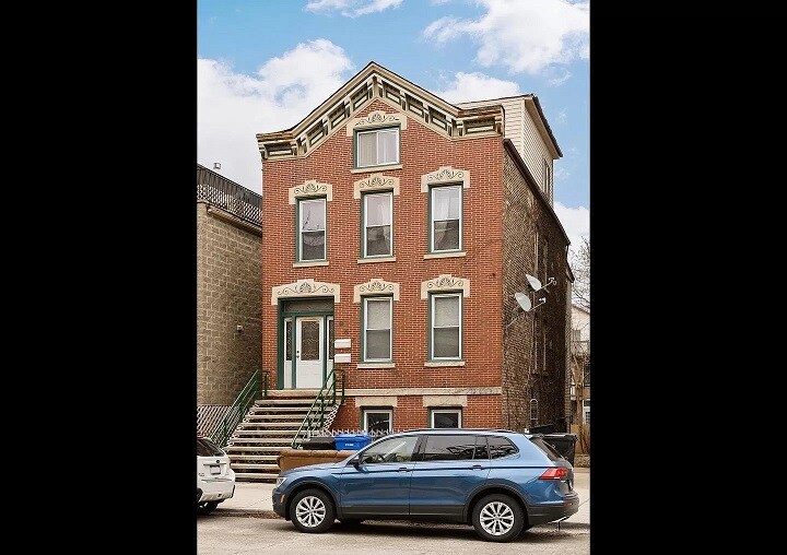 Foto principal - 907 N Racine Ave