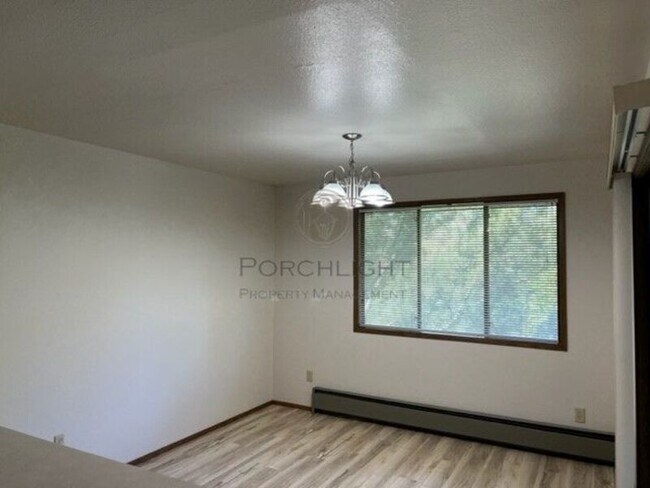 Building Photo - 406 La Villa Dr