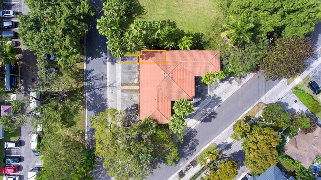 Foto del edificio - 1333 NW 15th St