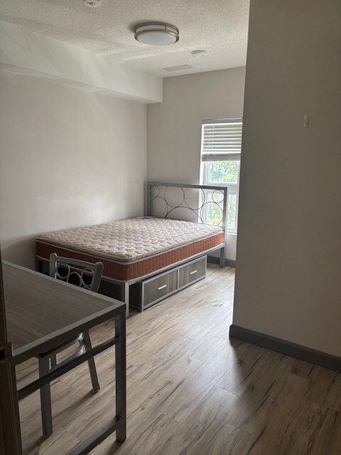 Photo du bâtiment - 258B-258B Sunview St