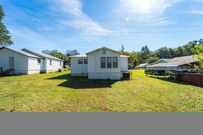 Building Photo - Hot Listing in Bessemer! 3 Beds, 2 Baths &...