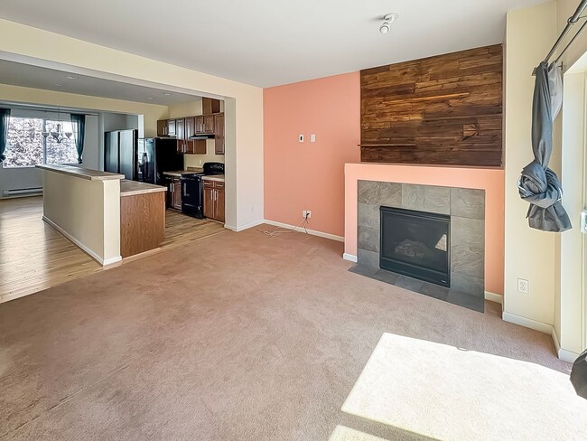 Building Photo - Beautiful North Creek Condo