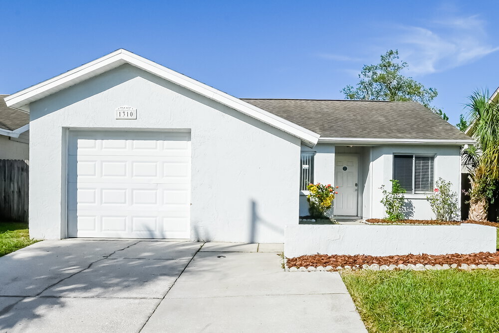 Primary Photo - 1310 Coolmont Dr