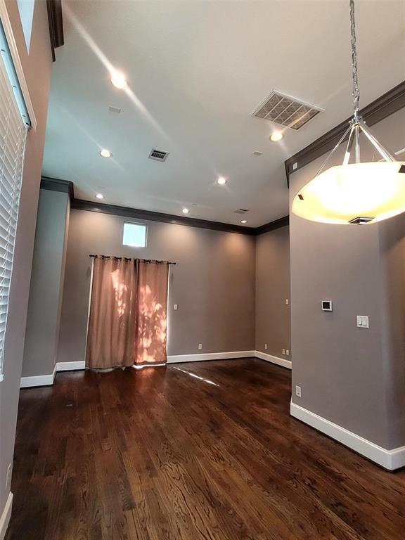 Building Photo - 2307 Camden Dr