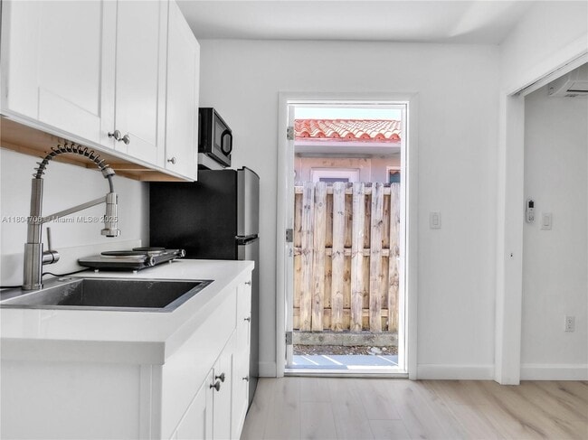 Foto del edificio - 7172 SW 22nd St