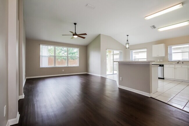 Foto del edificio - 9801 Laurel Ledge Dr