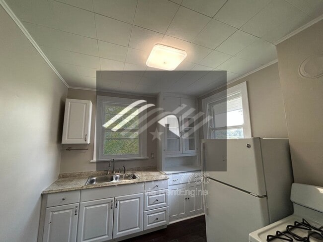 Foto del edificio - 5563 Bosworth Pl