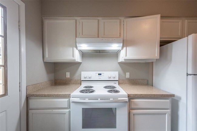Building Photo - 4039 Evergreen St
