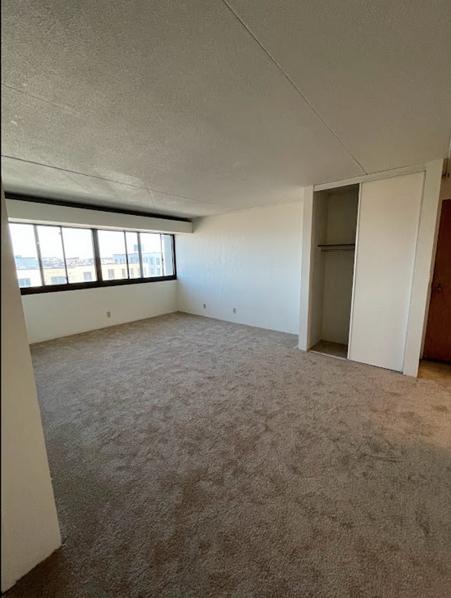 Chateau Student Housing Cooperative 425 13th Ave SE Minneapolis, MN