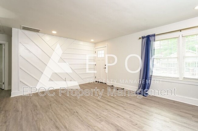 Building Photo - 405 Peele St