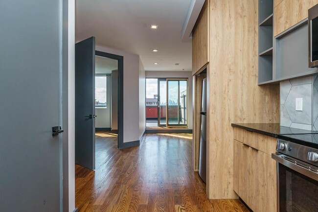 Foto del edificio - 1461 Gates Ave