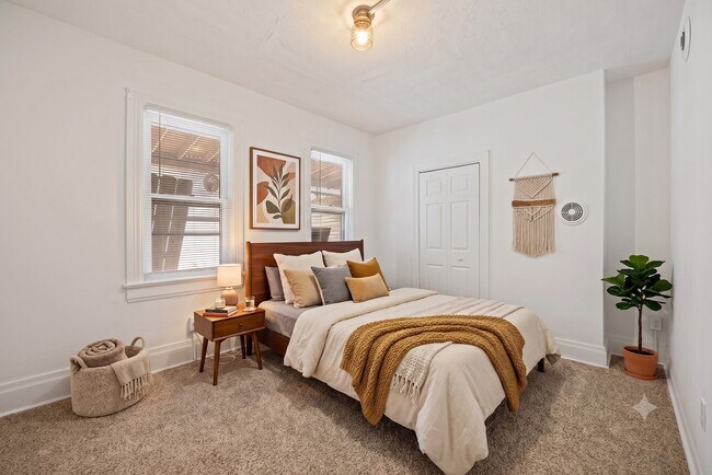 Foto del edificio - 2204 E Carson St