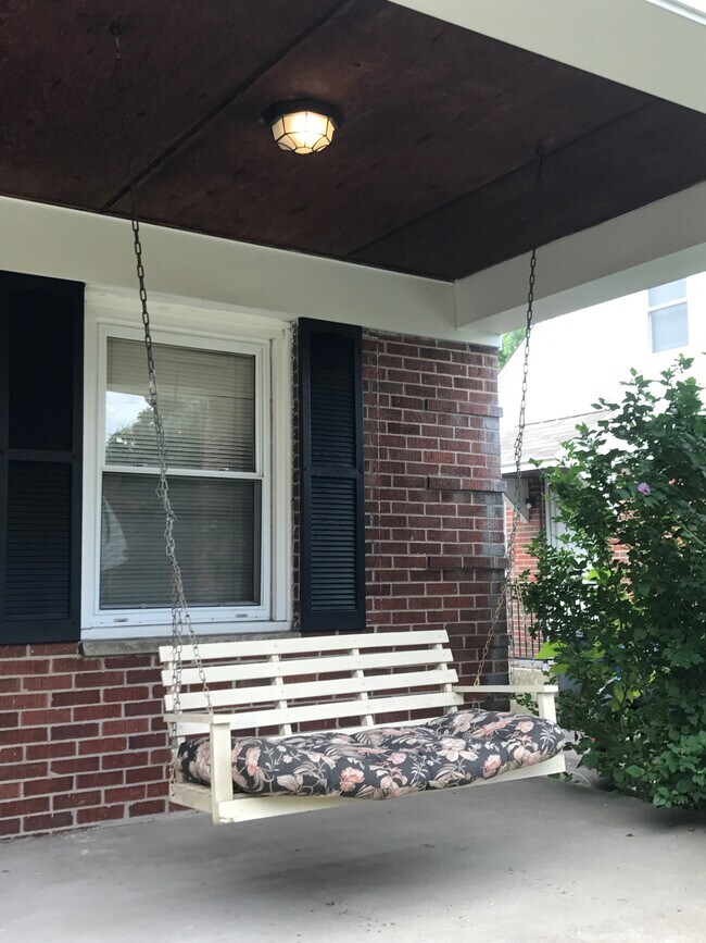 Porche - 4223 Cleveland Ave