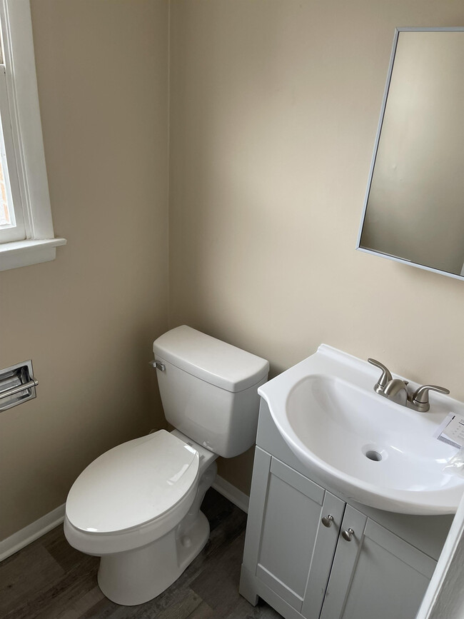 Building Photo - 73 Tonden Dr