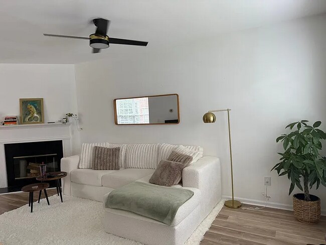 Foto del edificio - 1509 Cove Creek Cir