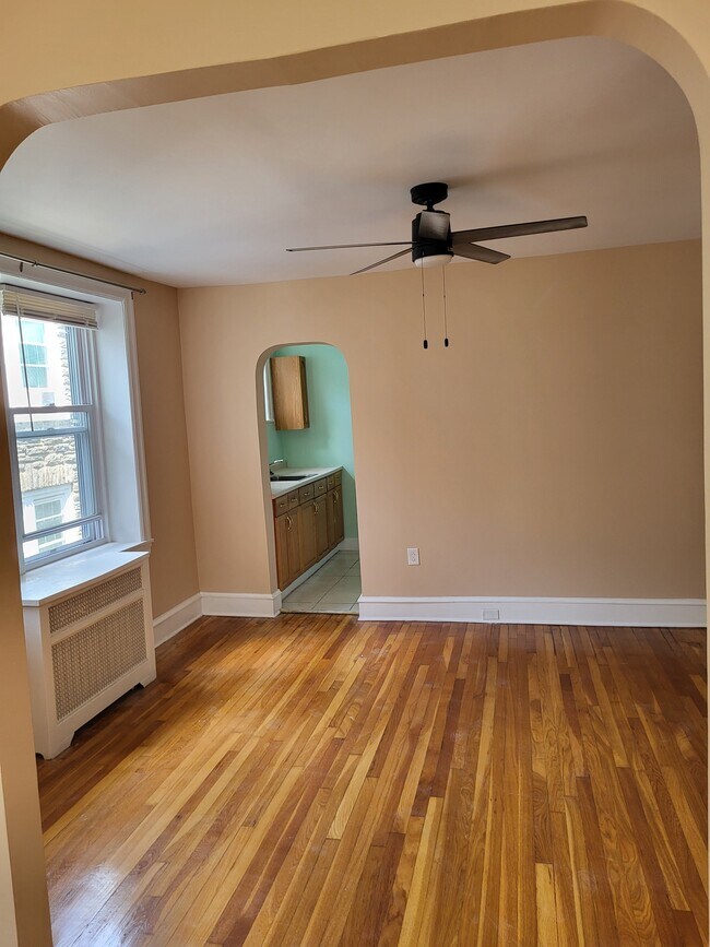 7009 D Apt DR - 7009 McCallum St