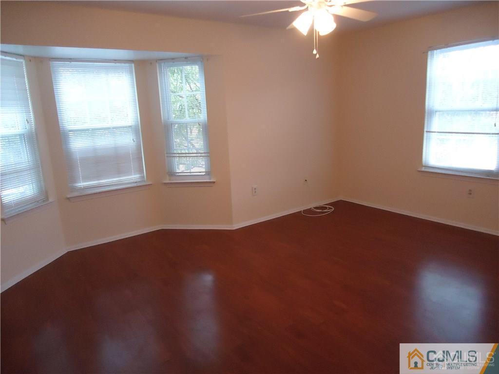 Foto principal - 28 Pembrook Ave