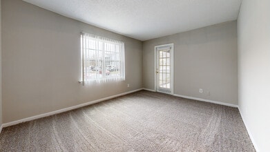 Interior Photo - Brookridge