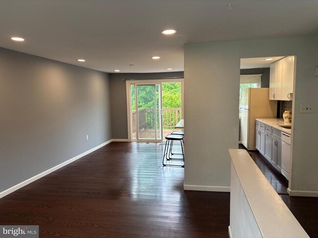 Building Photo - 25936 Largo Ct