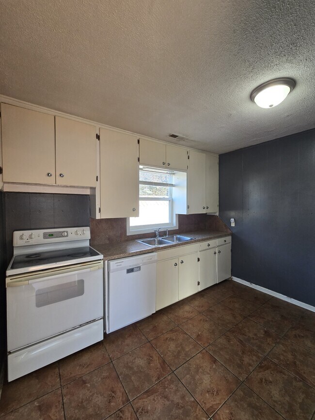 Foto del edificio - 1332 N Erie St