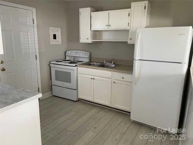 Building Photo - 3540 Bost St