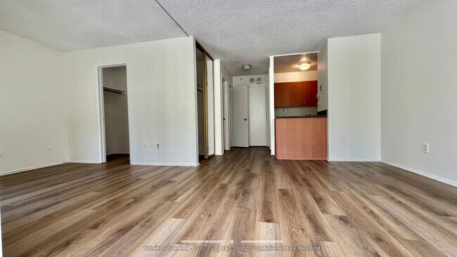 Foto del edificio - Sweet 2nd floor  studio condo at resort-like Watergate by the Bay in Emeryville!