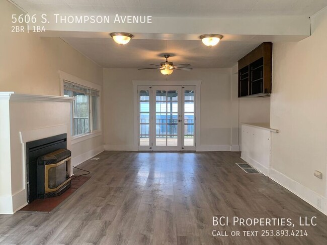 Building Photo - Welcome home to this Charming 2 bedroom ho...