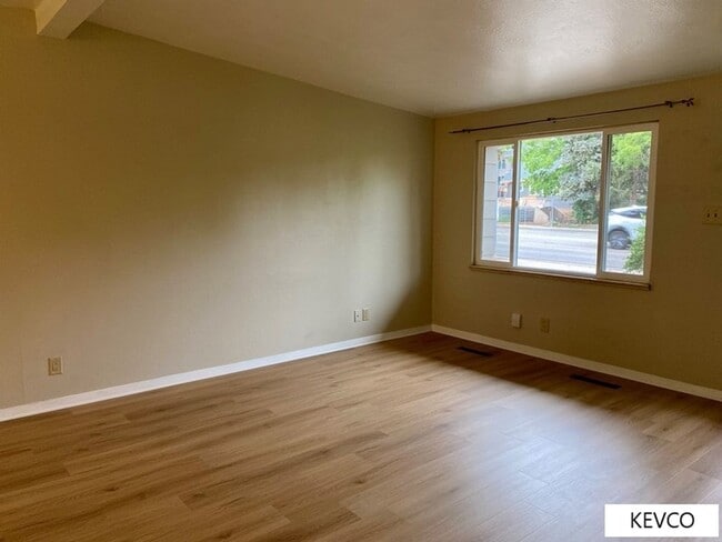 Building Photo - Ranch Style Across the Street from CSU!