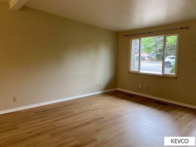 Foto del edificio - Ranch Style Across the Street from CSU!