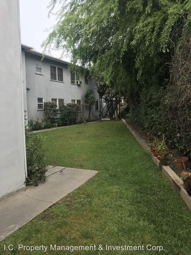 Building Photo - 1700 Grevelia St