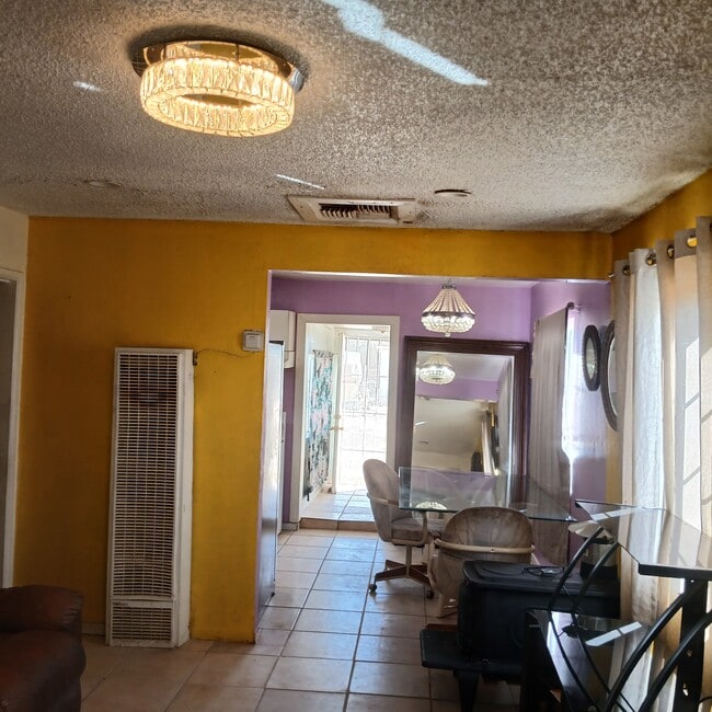 Foto del edificio - 35205 Birch Rd