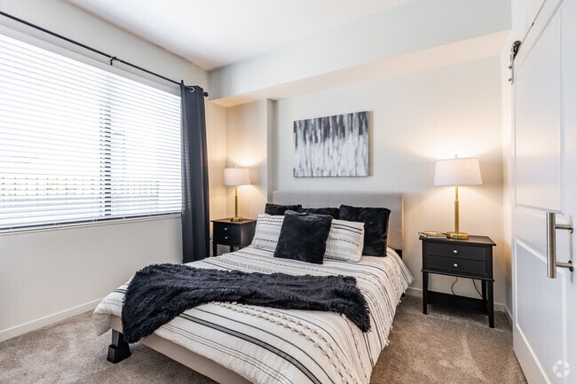 1 BR, 1 BA - 720SF - Radius Orlando Apartments