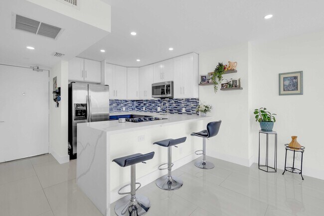 Foto del edificio - 20335 W Country Club Dr